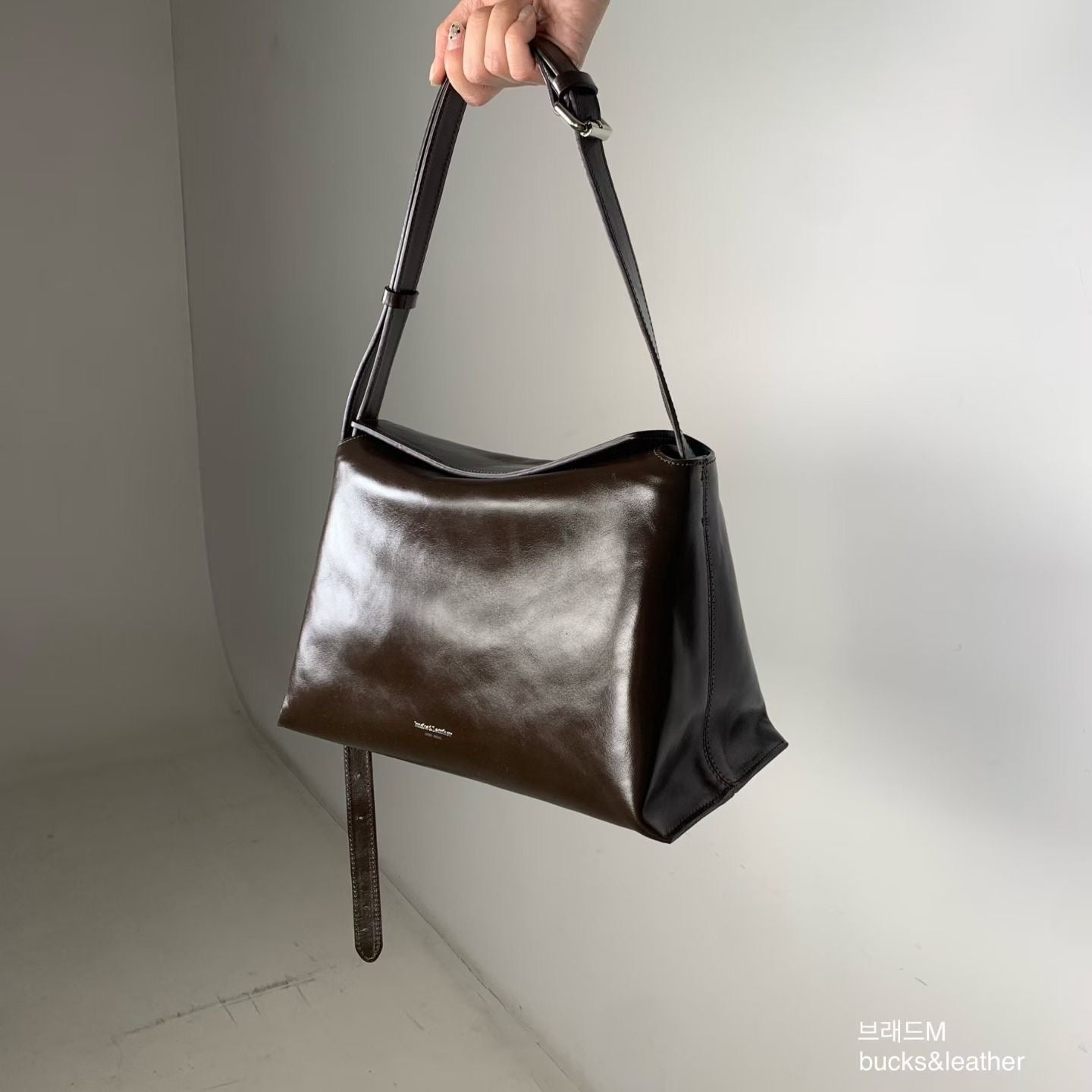 B207L bucks&leather ｜Bread Bag/亮面牛皮（大）