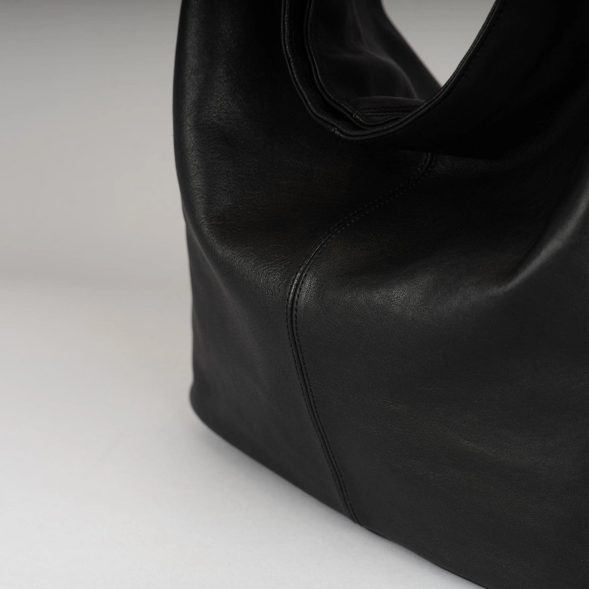 B242 Bucks&Leather｜Zip Hobo (羊皮
