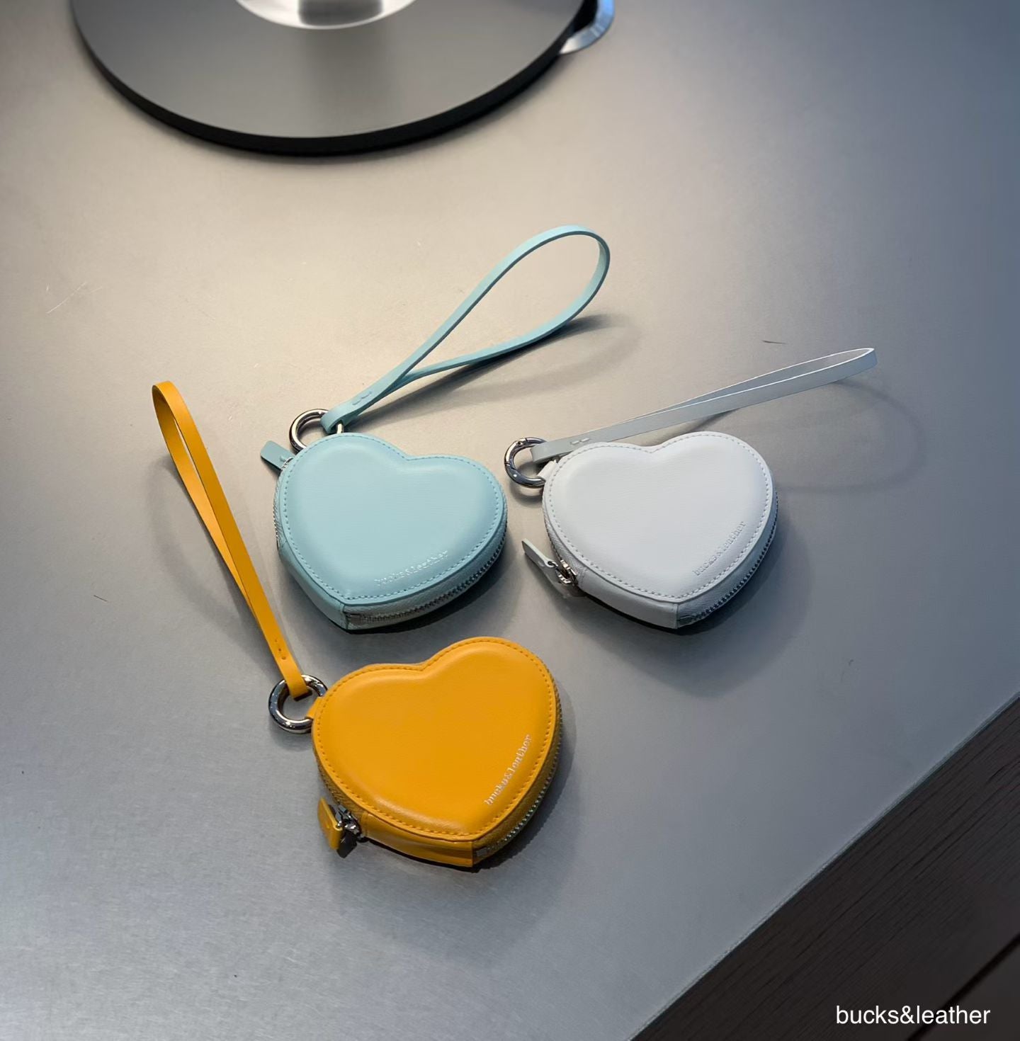 A106 (bucks&leather) Heart Pouch