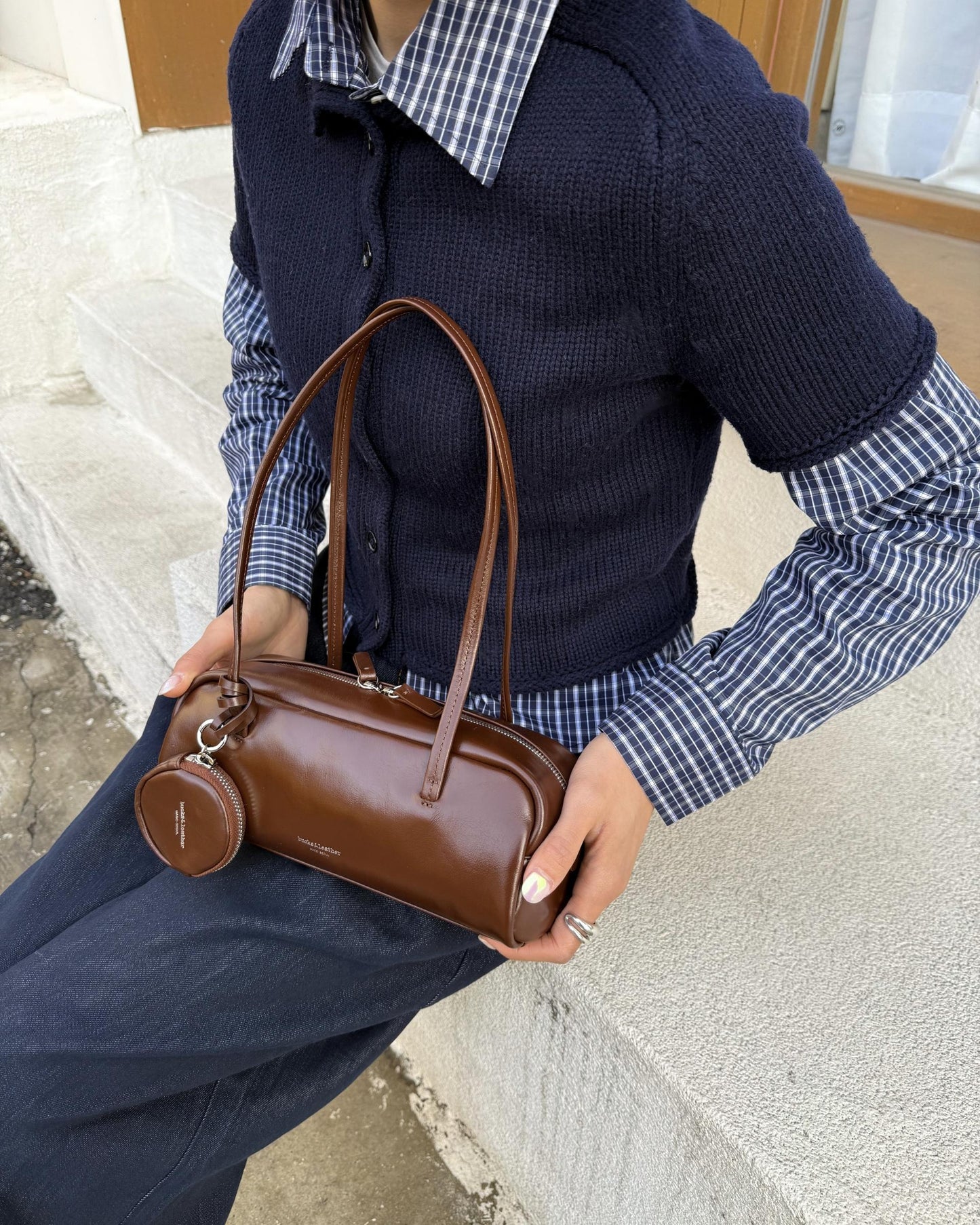 B203 牛皮亮面法棍袋 (細)