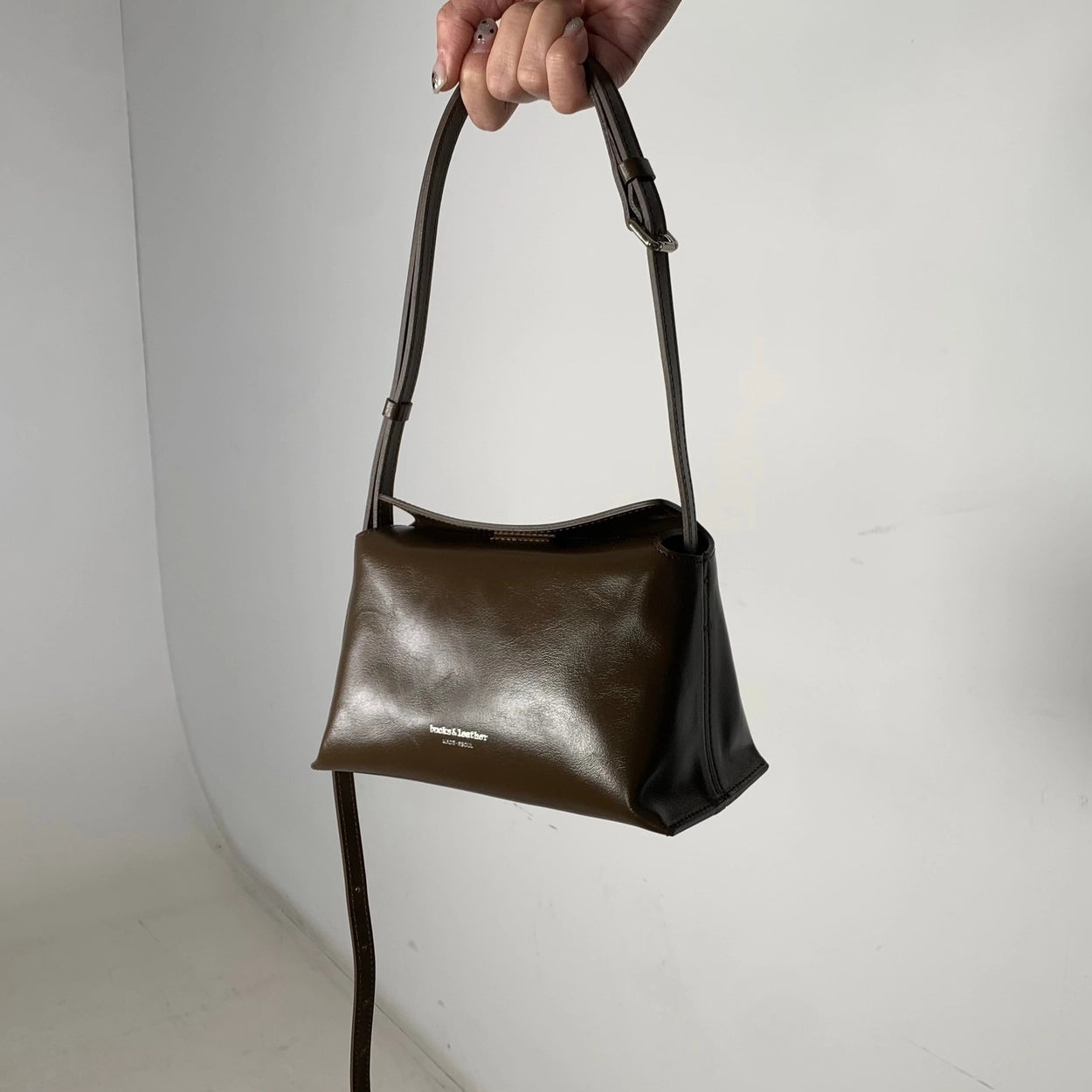 B207S bucks&leather ｜Bread Bag/亮面牛皮（S）