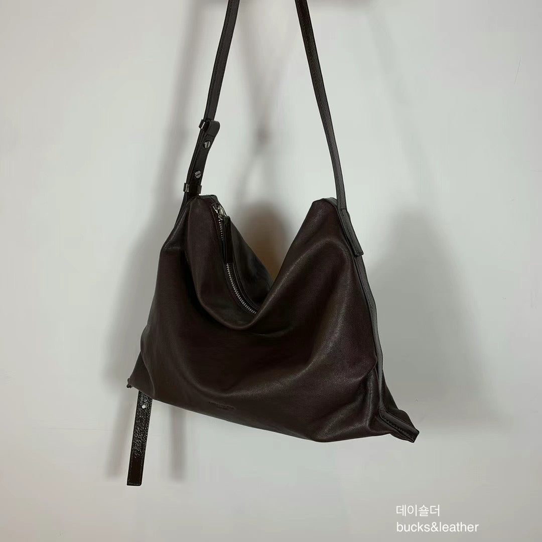 Mardi; mardi mercredi; 韓國代購；代購；korea; bag; leather; handbag; 牛皮；羊皮；手袋；皮袋；bucks & leather; fashion; 時裝； 韓國；正貨；正版；正品；韓國直送；代購直送；衛衣；hoodie; 東大門