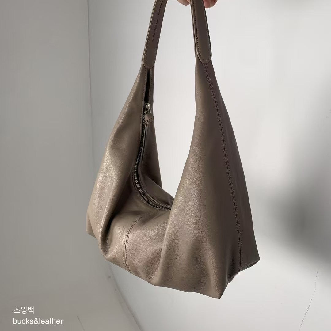 Mardi; mardi mercredi; 韓國代購；代購；korea; bag; leather; handbag; 牛皮；羊皮；手袋；皮袋；bucks & leather; fashion; 時裝； 韓國；正貨；正版；正品；韓國直送；代購直送；衛衣；hoodie; 東大門