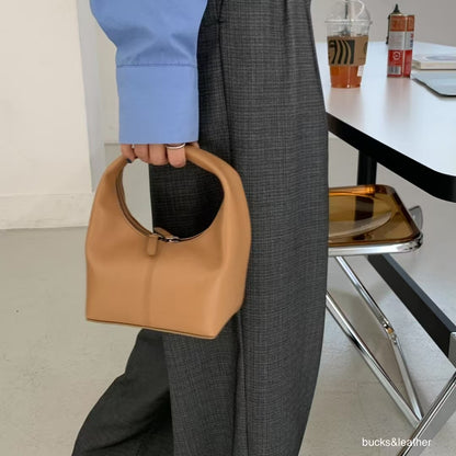 Mardi; mardi mercredi; 韓國代購；代購；korea; bag; leather; handbag; 牛皮；羊皮；手袋；皮袋；bucks & leather; fashion; 時裝； 韓國；正貨；正版；正品；韓國直送；代購直送；衛衣；hoodie; 東大門；韓國代購；韓國直送；韓國袋；韓國手袋；韓國製造；真皮手袋；牛皮袋；羊皮袋；korea; made in korea; 韓國正版