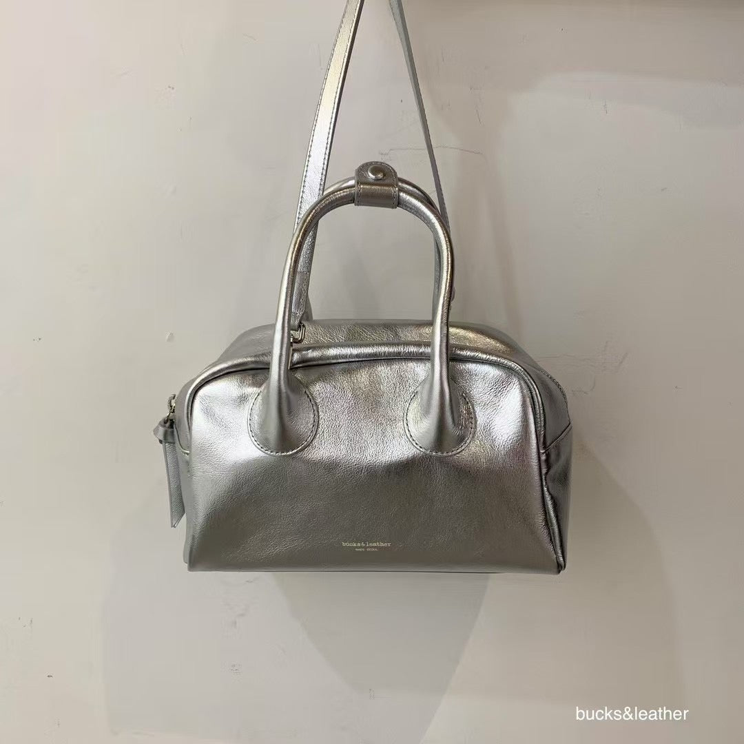 Mardi; mardi mercredi; 韓國代購；代購；korea; bag; leather; handbag; 牛皮；羊皮；手袋；皮袋；bucks & leather; fashion; 時裝； 韓國；正貨；正版；正品；韓國直送；代購直送；衛衣；hoodie; 東大門；韓國代購；韓國直送；韓國袋；韓國手袋；韓國製造；真皮手袋；牛皮袋；羊皮袋；korea; made in korea; 韓國正版
