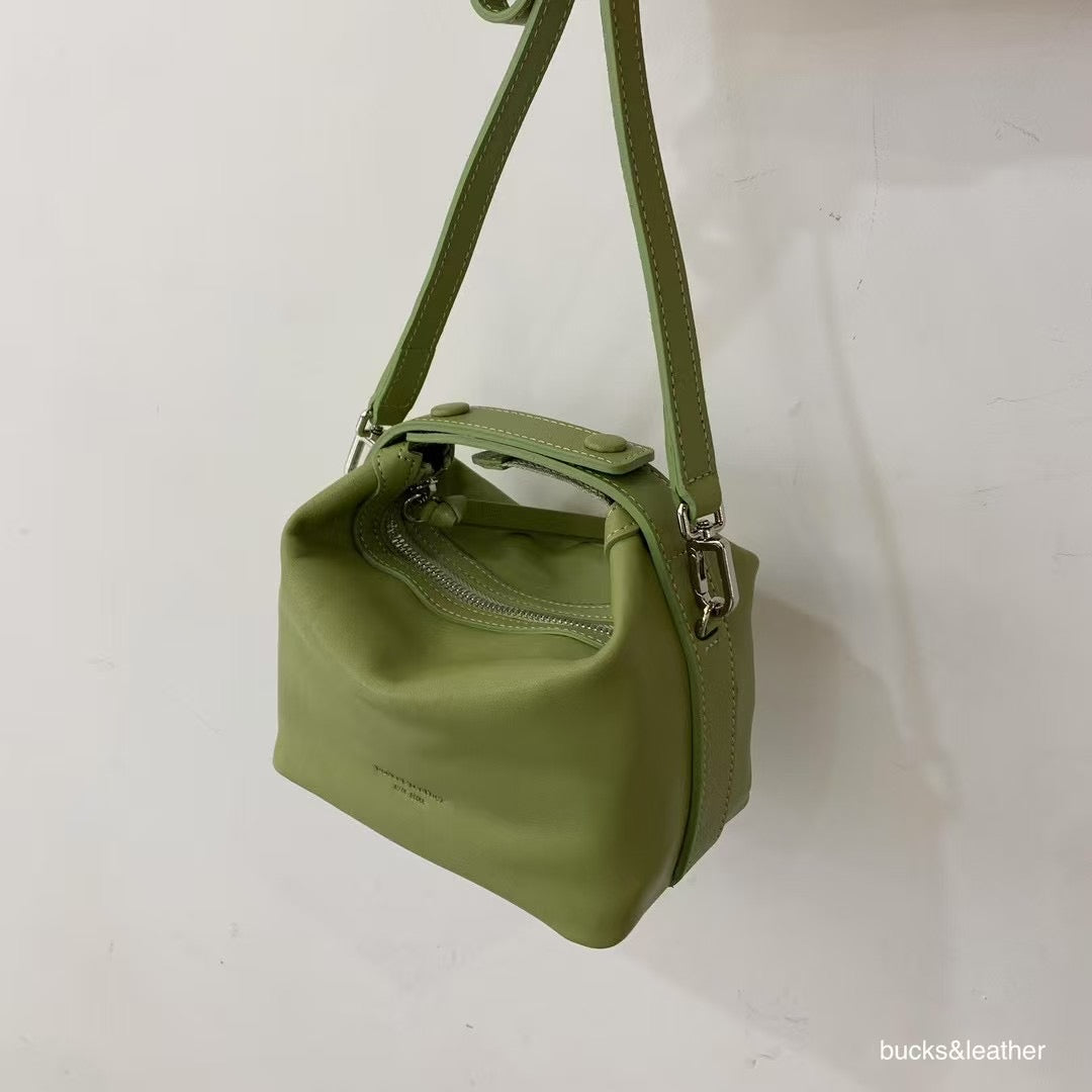 Mardi; mardi mercredi; 韓國代購；代購；korea; bag; leather; handbag; 牛皮；羊皮；手袋；皮袋；bucks & leather; fashion; 時裝； 韓國；正貨；正版；正品；韓國直送；代購直送；衛衣；hoodie; 東大門；韓國代購；韓國直送；韓國袋；韓國手袋；韓國製造；真皮手袋；牛皮袋；羊皮袋；korea; made in korea; 韓國正版