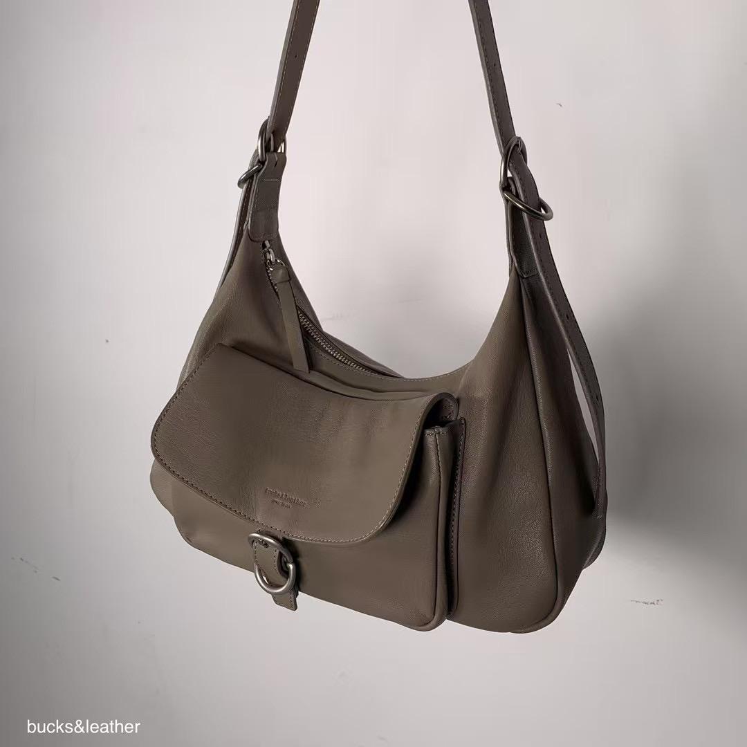 Mardi; mardi mercredi; 韓國代購；代購；korea; bag; leather; handbag; 牛皮；羊皮；手袋；皮袋；bucks & leather; fashion; 時裝； 韓國；正貨；正版；正品；韓國直送；代購直送；衛衣；hoodie; 東大門；韓國代購；韓國直送；韓國袋；韓國手袋；韓國製造；真皮手袋；牛皮袋；羊皮袋；korea; made in korea; 韓國正版