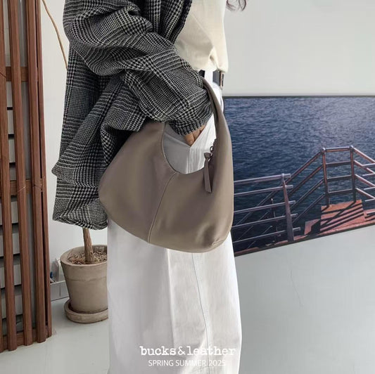 Mardi; mardi mercredi; 韓國代購；代購；korea; bag; leather; handbag; 牛皮；羊皮；手袋；皮袋；bucks & leather; fashion; 時裝； 韓國；正貨；正版；正品；韓國直送；代購直送；衛衣；hoodie; 東大門；韓國代購；韓國直送；韓國袋；韓國手袋；韓國製造；真皮手袋；牛皮袋；羊皮袋；korea; made in korea; 韓國正版