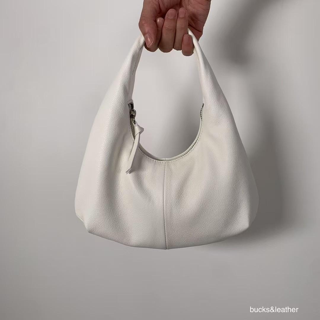 Mardi; mardi mercredi; 韓國代購；代購；korea; bag; leather; handbag; 牛皮；羊皮；手袋；皮袋；bucks & leather; fashion; 時裝； 韓國；正貨；正版；正品；韓國直送；代購直送；衛衣；hoodie; 東大門；韓國代購；韓國直送；韓國袋；韓國手袋；韓國製造；真皮手袋；牛皮袋；羊皮袋；korea; made in korea; 韓國正版