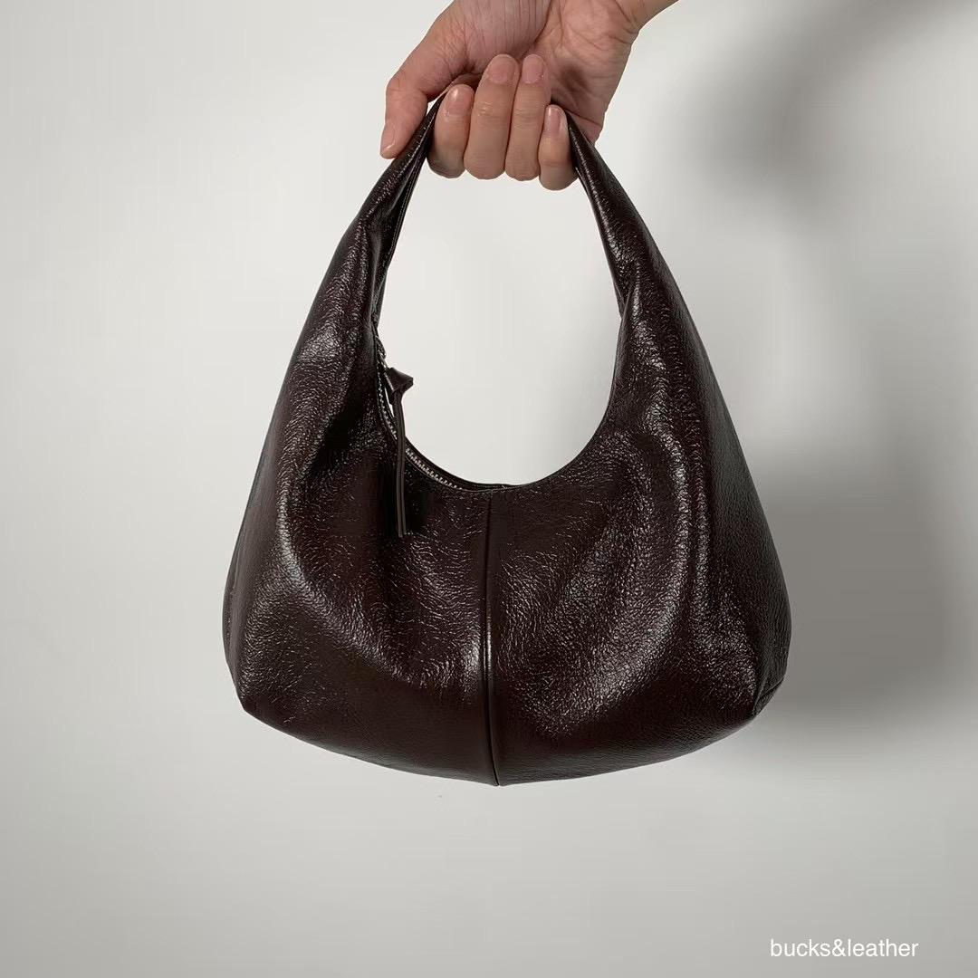 Mardi; mardi mercredi; 韓國代購；代購；korea; bag; leather; handbag; 牛皮；羊皮；手袋；皮袋；bucks & leather; fashion; 時裝； 韓國；正貨；正版；正品；韓國直送；代購直送；衛衣；hoodie; 東大門；韓國代購；韓國直送；韓國袋；韓國手袋；韓國製造；真皮手袋；牛皮袋；羊皮袋；korea; made in korea; 韓國正版