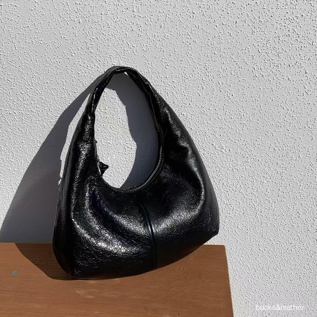 Mardi; mardi mercredi; 韓國代購；代購；korea; bag; leather; handbag; 牛皮；羊皮；手袋；皮袋；bucks & leather; fashion; 時裝； 韓國；正貨；正版；正品；韓國直送；代購直送；衛衣；hoodie; 東大門；韓國代購；韓國直送；韓國袋；韓國手袋；韓國製造；真皮手袋；牛皮袋；羊皮袋；korea; made in korea; 韓國正版