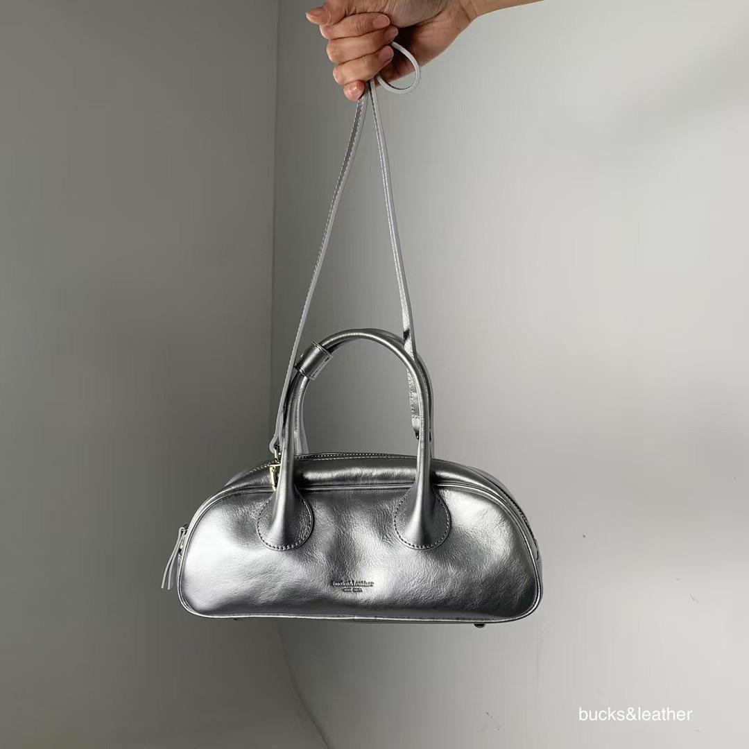 Mardi; mardi mercredi; 韓國代購；代購；korea; bag; leather; handbag; 牛皮；羊皮；手袋；皮袋；bucks & leather; fashion; 時裝； 韓國；正貨；正版；正品；韓國直送；代購直送；衛衣；hoodie; 東大門；韓國代購；韓國直送；韓國袋；韓國手袋；韓國製造；真皮手袋；牛皮袋；羊皮袋；korea; made in korea; 韓國正版
