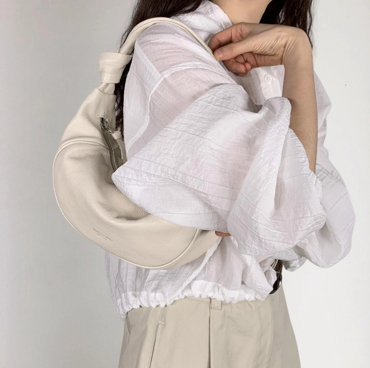 Mardi; mardi mercredi; 韓國代購；代購；korea; bag; leather; handbag; 牛皮；羊皮；手袋；皮袋；bucks & leather; fashion; 時裝； 韓國；正貨；正版；正品；韓國直送；代購直送；衛衣；hoodie; 東大門