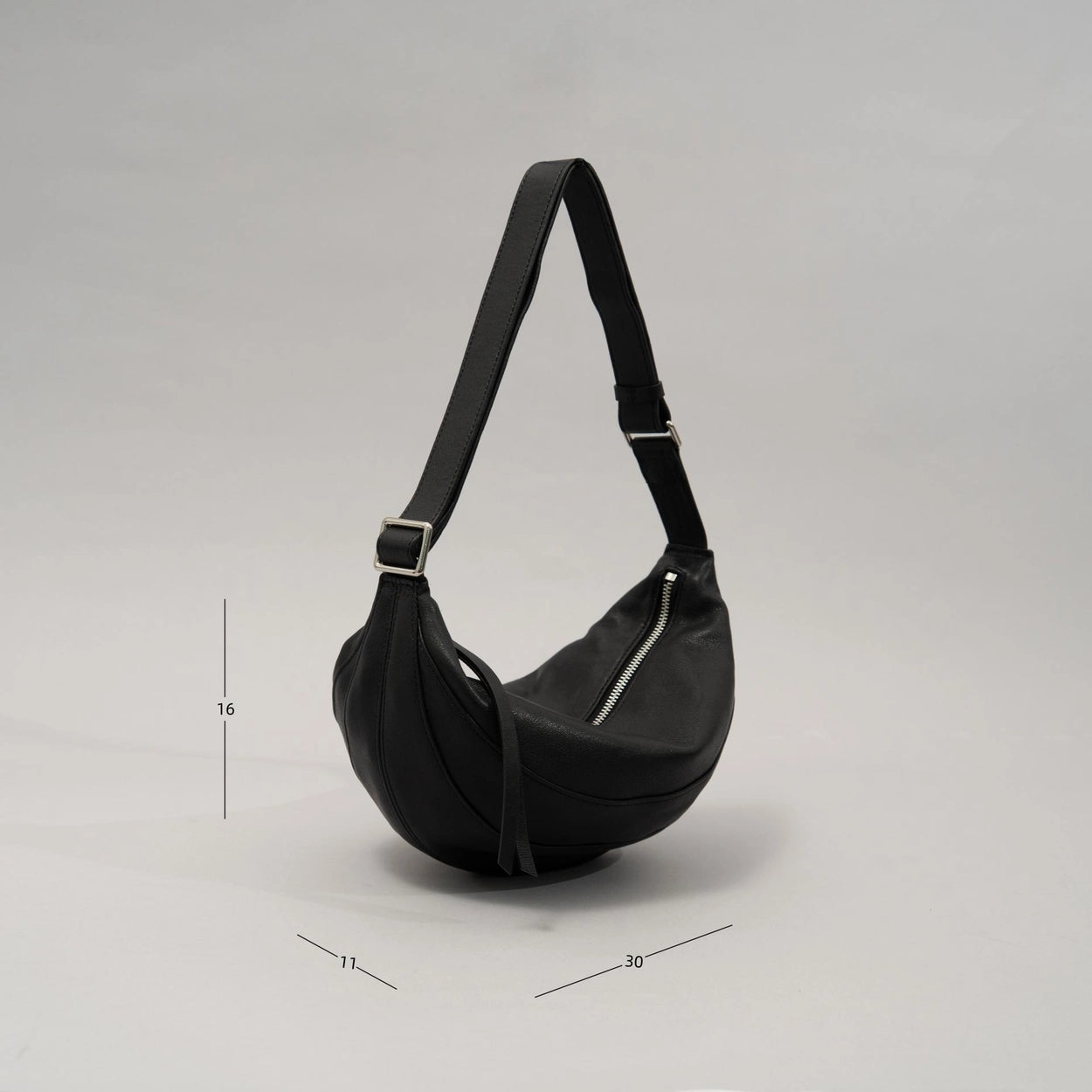 Mardi; mardi mercredi; 韓國代購；代購；korea; bag; leather; handbag; 牛皮；羊皮；手袋；皮袋；bucks & leather; fashion; 時裝； 韓國；正貨；正版；正品；韓國直送；代購直送；衛衣；hoodie; 東大門