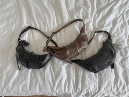 B228 斜挎餃子包 Cent Crossbody Bag