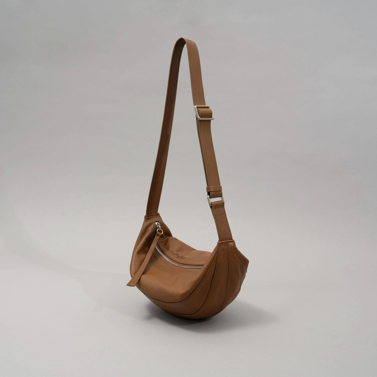 Mardi; mardi mercredi; 韓國代購；代購；korea; bag; leather; handbag; 牛皮；羊皮；手袋；皮袋；bucks & leather; fashion; 時裝； 韓國；正貨；正版；正品；韓國直送；代購直送；衛衣；hoodie; 東大門